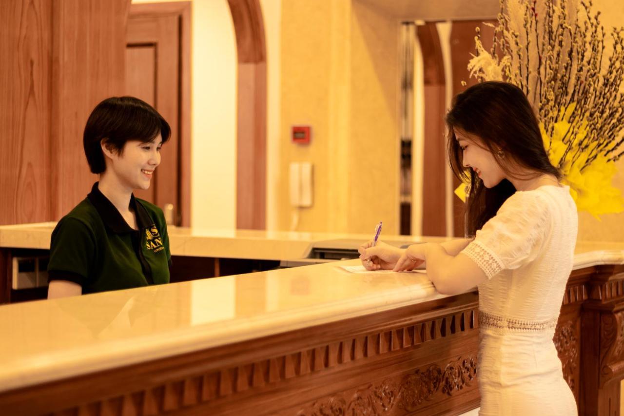 Santa Luxury Hotel Дананг Екстериор снимка